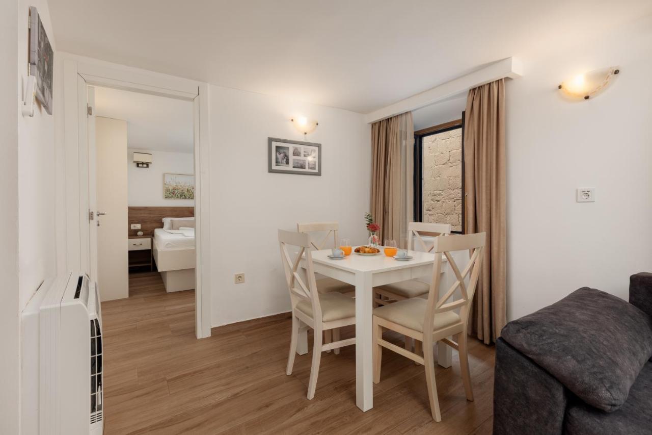 Apartment Amigo Old Town Kotor Bagian luar foto